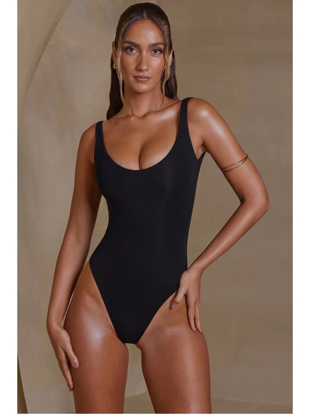 NEW Oh Polly Reese Scoop Neck Bodysuit in Black Size US 2